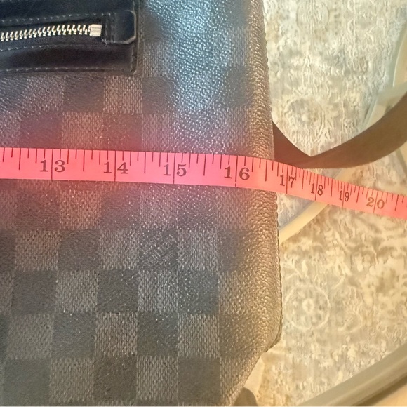 Louis Vuitton Bag - Picture 13 of 16